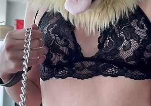 Amateur blonde teen solo dildo