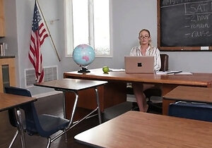 Student Scarlit Scandal Eats Teacher Adira Allure's Pussy