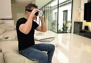 Hot Teen On Interracial Sex On Threesome