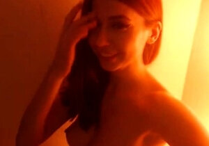 A_Young_Fox, KiraKissss tease video