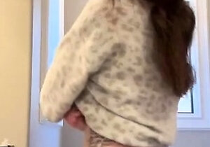 Brunette Solo Webcam Masturbation