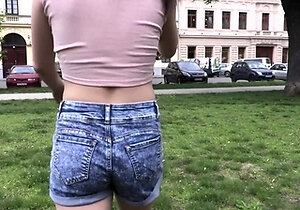 Blonde Teen Fingers On Webcam