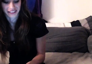 Amateur Webcam Teen Masturbates And Teases