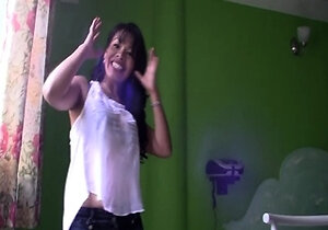 Amateur Asian teen gives blowjob outdoors