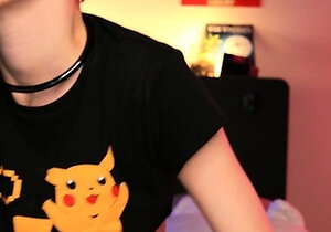 Amateur Blonde Teen Plays Solo with Toy Webcam Porn