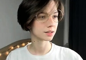 Amateur Webcam Teen Masturbates And Teases