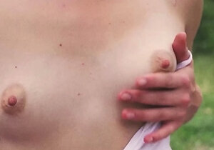 Hot babe reveals all her secrets outdoor