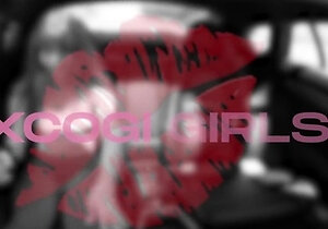 Amateur teens in lesbian love affair