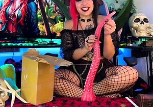 Unboxing and Riding the Giant Tentacle Cosplay Sex Toy