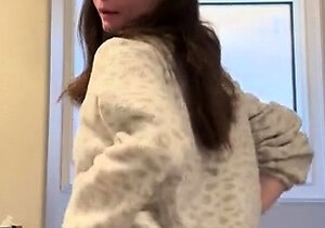 Brunette Solo Webcam Masturbation
