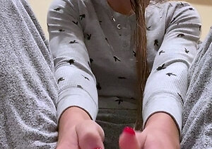 Amateur Webcam Teen Masturbates And Teases