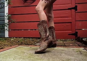 Perfect ass teen posed for the Playboy