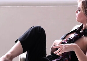 Bubble but babe Lana Lane posed naked