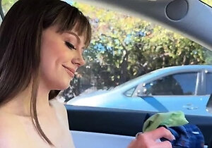 Selena Love - Selena Love Distracts Porn Dude with a Sexy