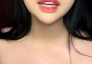 Seleb Helena Colmek Brutal Demi Saweran