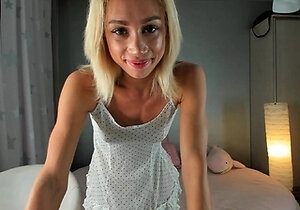 sexy amateur hot blonde teen show webcam