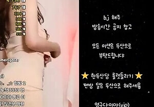 Beauty small tit amateur teen masturbating her shaved pussy