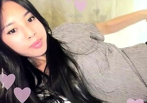 Amateur Webcam Cute Teen Plays Solo with Big Dildo