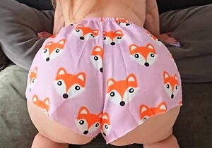 Big Booty White Teen Twerking on Dick for POV Creampie