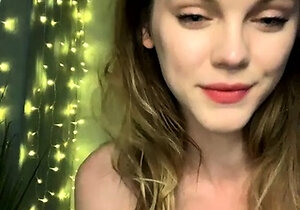 Small titted brunette teen fingering on the bed