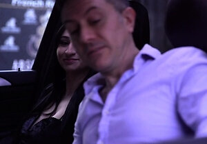 Amateur teen blowjob and cumshot from a guy