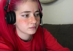 Amateur young teen solo masturbation on her livingroom