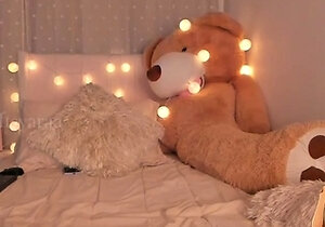 Cute amateur webcam teen girl toying pussy on webcam