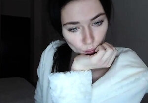 Small titted babe toys her pussy on webcam