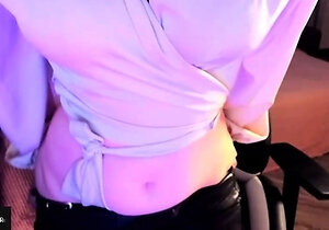 Cute amateur webcam teen girl toying pussy on webcam