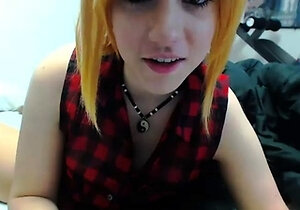 Amateur Webcam Teen Masturbates And Teases