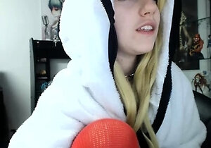 Blonde tight pussy babe solo toy fun in glamour masturbation