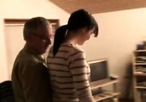 Old guy gets a good fuck from neighbour teen