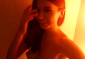 A_Young_Fox, KiraKissss tease video