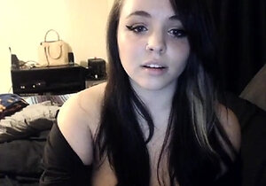 Amateur Webcam Teen Masturbates And Teases