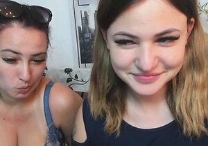 Brunette Solo Webcam Masturbation